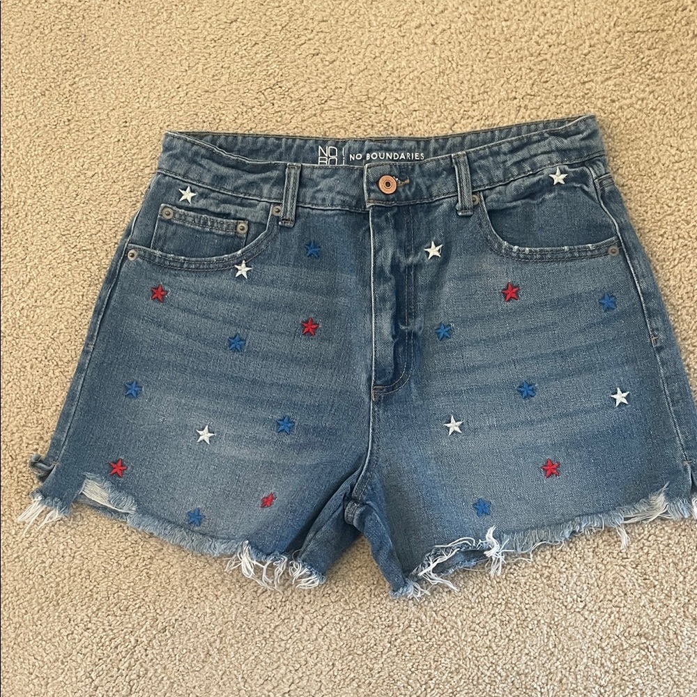 No Boundaries Star-Studded Denim Shorts - Picture 1 of 4